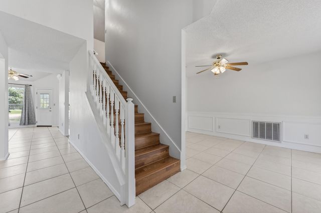 4571 Top Flight Drive, Crestview, FL 32539