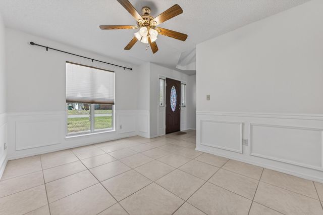 4571 Top Flight Drive, Crestview, FL 32539