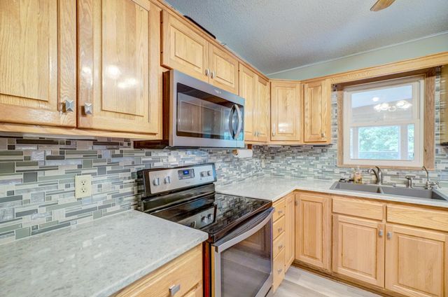 9707 Heath Avenue S, Cottage Grove, MN 55016