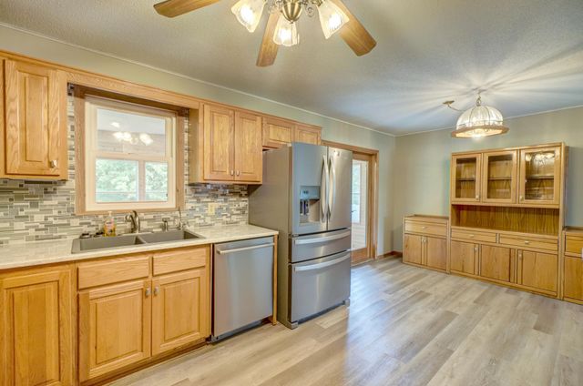 9707 Heath Avenue S, Cottage Grove, MN 55016