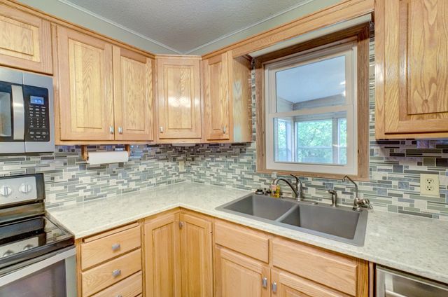 9707 Heath Avenue S, Cottage Grove, MN 55016