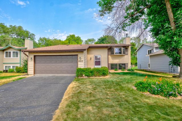 9707 Heath Avenue S, Cottage Grove, MN 55016