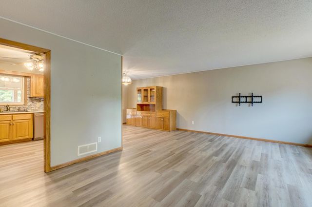9707 Heath Avenue S, Cottage Grove, MN 55016