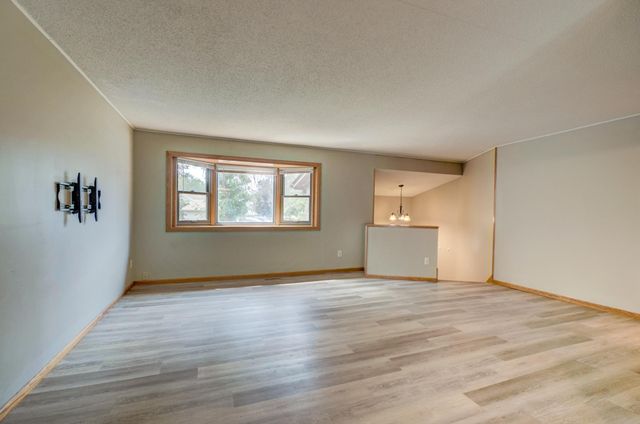 9707 Heath Avenue S, Cottage Grove, MN 55016