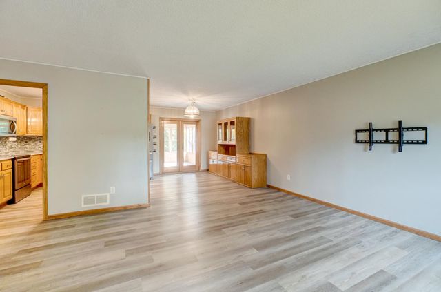 9707 Heath Avenue S, Cottage Grove, MN 55016