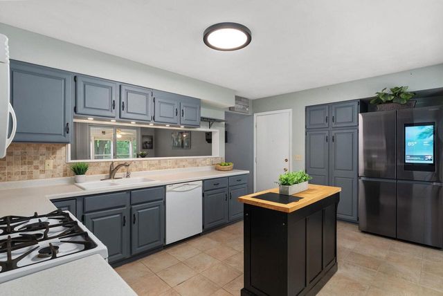 7791 N Honeysuckle Lane, Edgerton, WI 53534