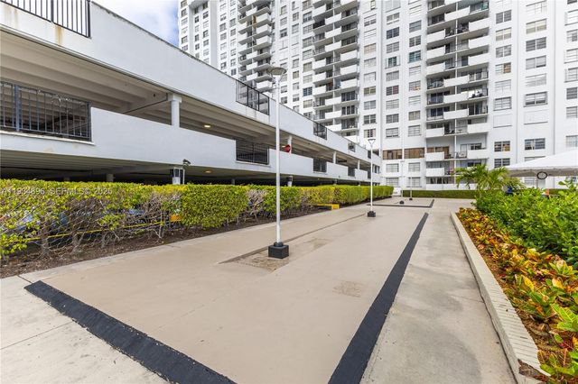 2750 NE 183rd St 2710, Aventura, FL 33160