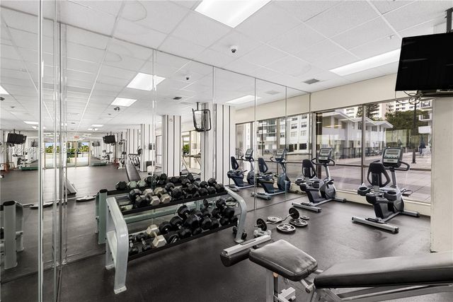 2750 NE 183rd St 2710, Aventura, FL 33160