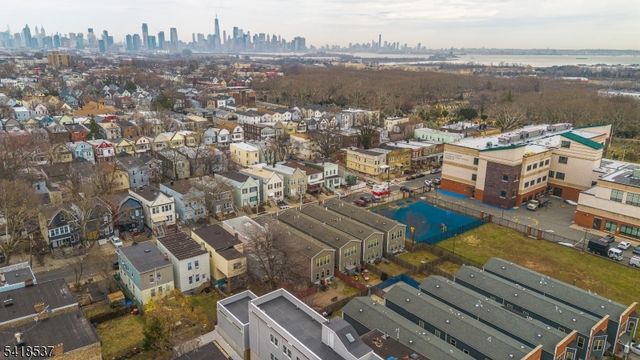 41 New St, Jersey City, NJ 07305