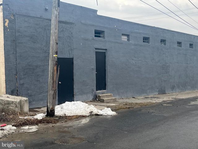 726-728 W 3RD ST, Chester, PA 19013