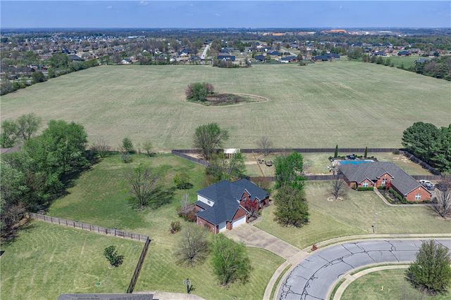 505 Elk Drive, Elm Springs, AR 72762