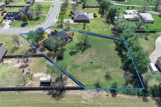 505 Elk Drive, Elm Springs, AR 72762