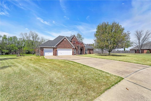 505 Elk Drive, Elm Springs, AR 72762