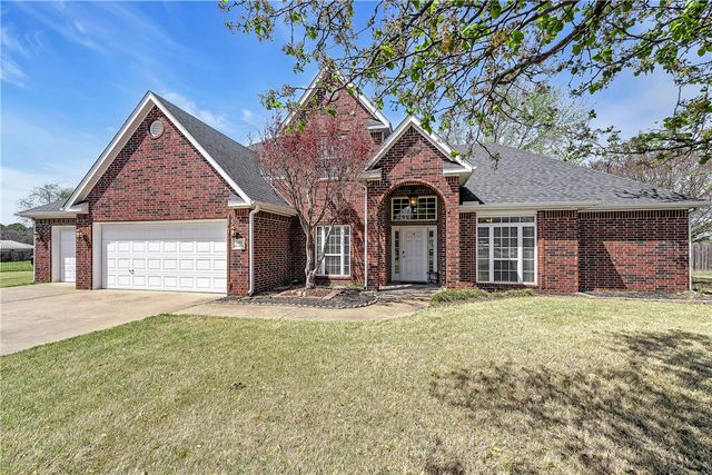 505 Elk Drive, Elm Springs, AR 72762