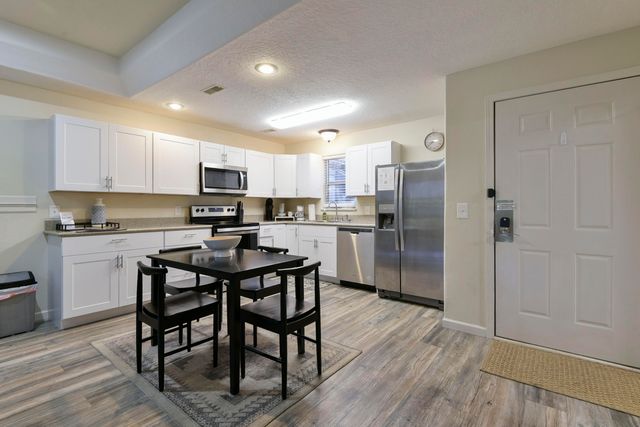 131 Oak Lane, Branson West, MO 65737