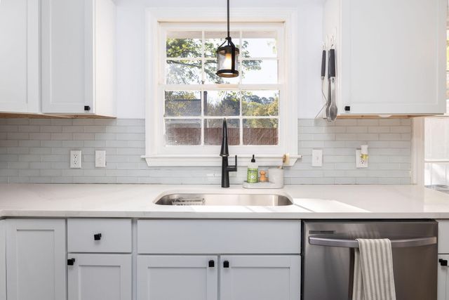 1045 Yeamans Hall Road, Hanahan, SC 29410