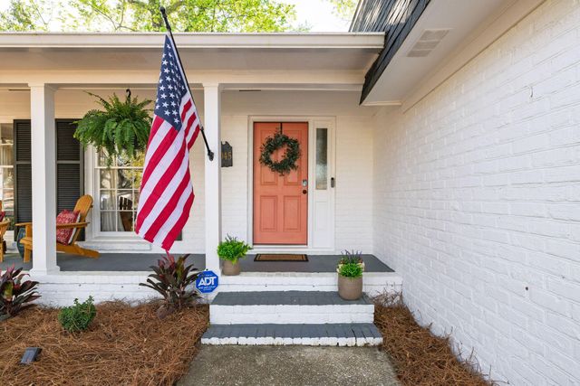 1045 Yeamans Hall Road, Hanahan, SC 29410