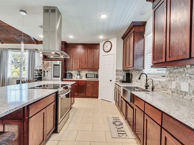 625 Pittman Road, Richmond, TX 77469