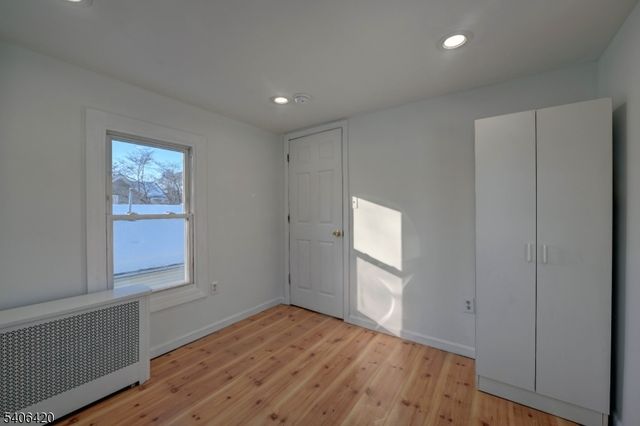 13 Orchard St, Bloomingdale Boro, NJ 07403