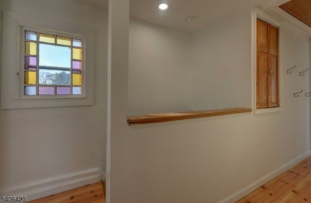 13 Orchard St, Bloomingdale Boro, NJ 07403