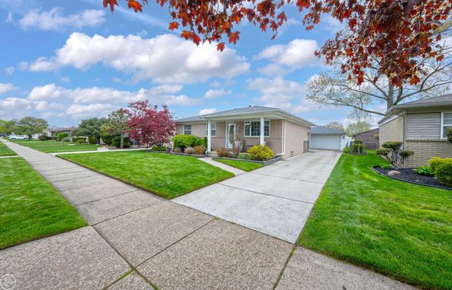 16243 Secretariat Avenue, Roseville, MI 48066