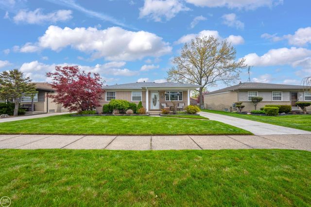16243 Secretariat Avenue, Roseville, MI 48066