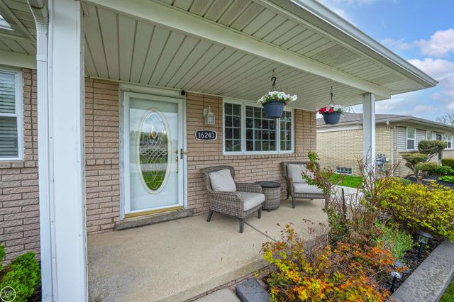 16243 Secretariat Avenue, Roseville, MI 48066