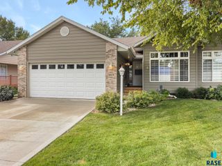 1603 E 63rd St, Sioux Falls, SD 57108