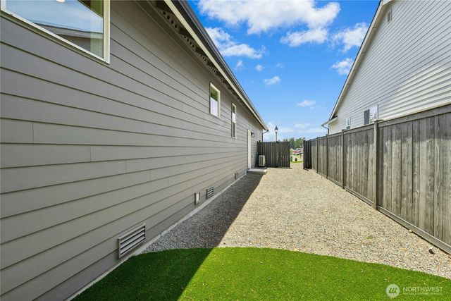 18599 Sawgrass Drive NE, Poulsbo, WA 98370
