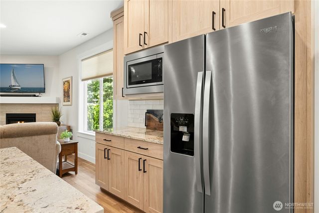 18599 Sawgrass Drive NE, Poulsbo, WA 98370