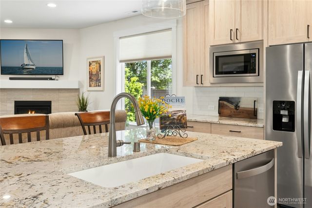 18599 Sawgrass Drive NE, Poulsbo, WA 98370