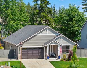 18599 Sawgrass Drive NE, Poulsbo, WA 98370