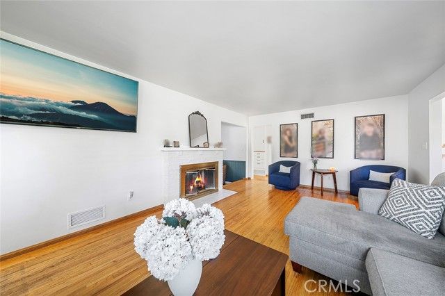 726 E Sierra Madre Avenue, Glendora, CA 91741