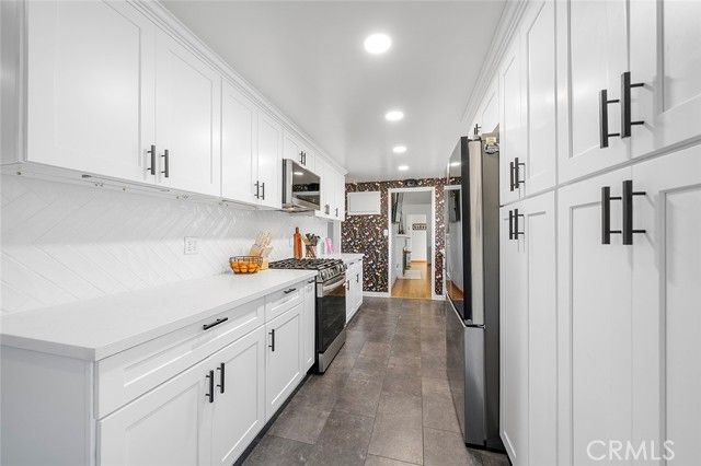 726 E Sierra Madre Avenue, Glendora, CA 91741