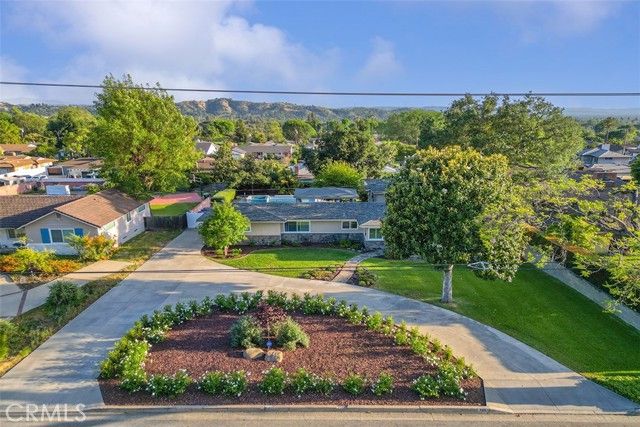 726 E Sierra Madre Avenue, Glendora, CA 91741