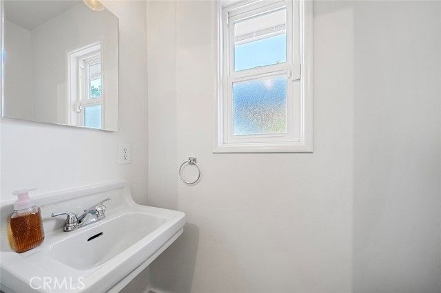 726 E Sierra Madre Avenue, Glendora, CA 91741