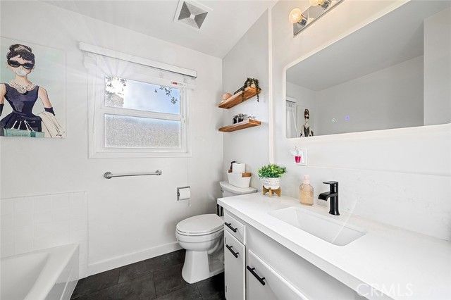 726 E Sierra Madre Avenue, Glendora, CA 91741