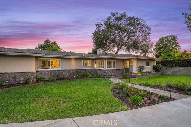 726 E Sierra Madre Avenue, Glendora, CA 91741