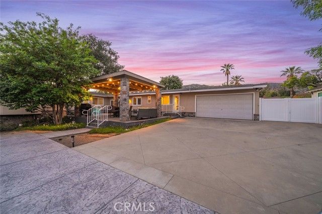 726 E Sierra Madre Avenue, Glendora, CA 91741