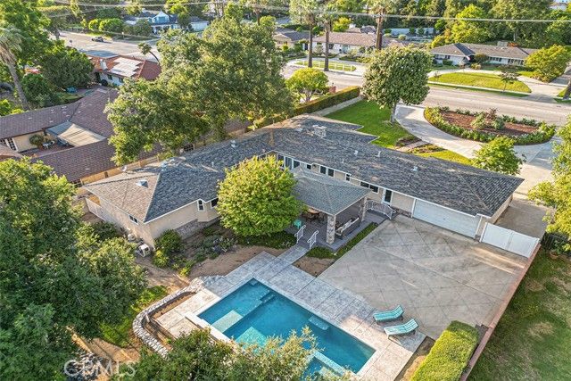 726 E Sierra Madre Avenue, Glendora, CA 91741