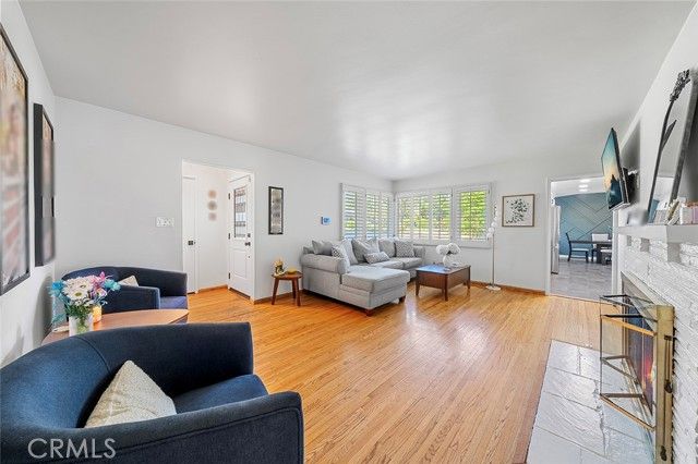 726 E Sierra Madre Avenue, Glendora, CA 91741