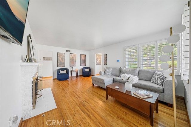 726 E Sierra Madre Avenue, Glendora, CA 91741