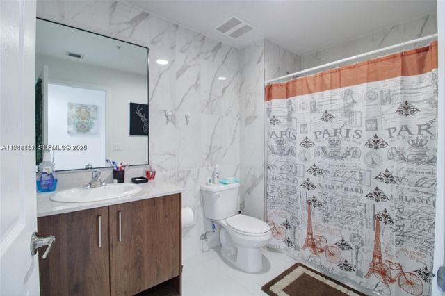 10950 NW 82nd St 319, Doral, FL 33178