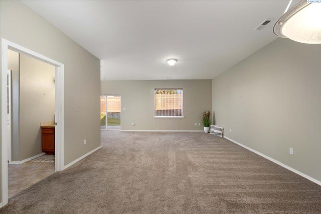 9911 Mia Lane, Pasco, WA 99301