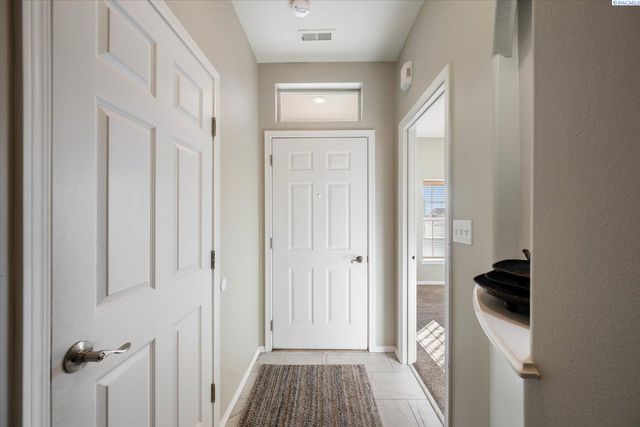 9911 Mia Lane, Pasco, WA 99301