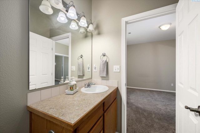 9911 Mia Lane, Pasco, WA 99301