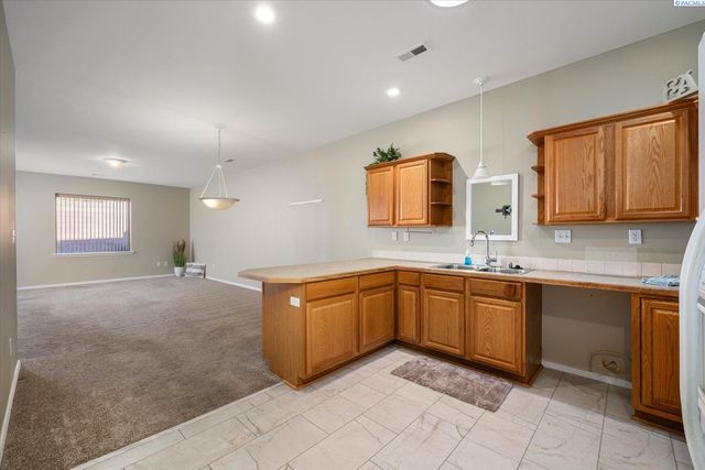 9911 Mia Lane, Pasco, WA 99301