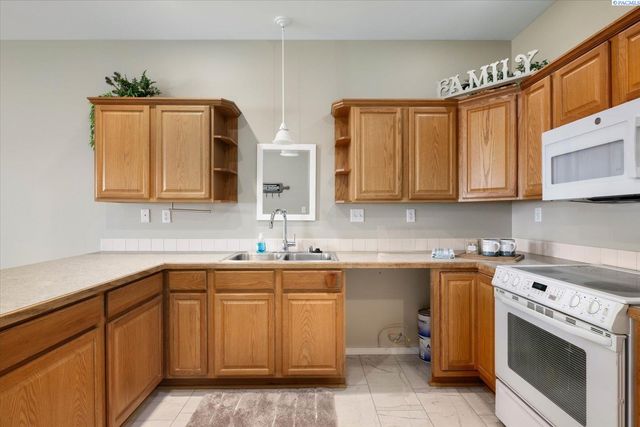 9911 Mia Lane, Pasco, WA 99301