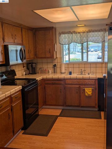 4044 Granada Dr, Pittsburg, CA 94565