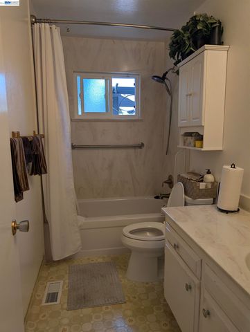 4044 Granada Dr, Pittsburg, CA 94565